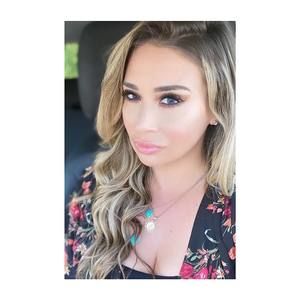 Meet your Posher, Marissa